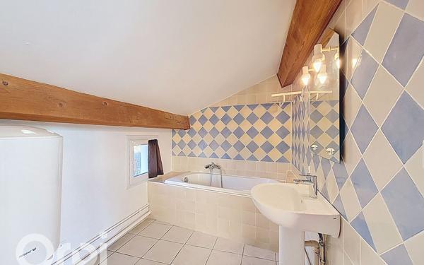 Appartement à vendre    2 pièces • 19 m2 Le Beausset