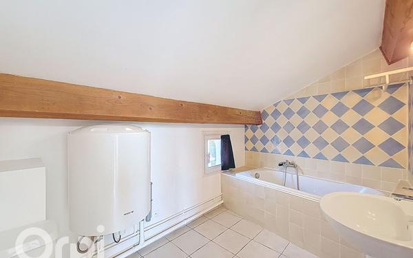 Appartement à vendre    2 pièces • 19 m2 Le Beausset