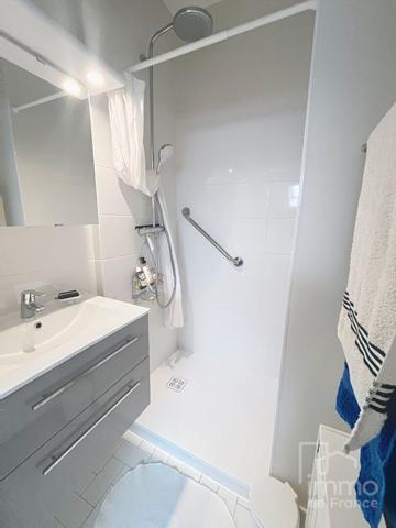 Appartement Ornex 4 pièce(s)  d'environ 102 m2