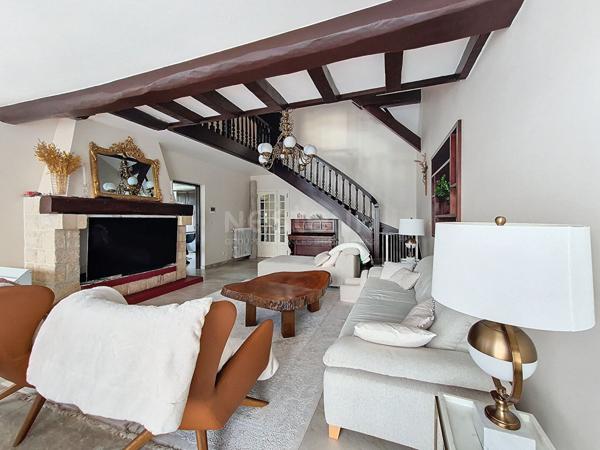 Maison Lamorlaye 6 pièce(s) 220 m2