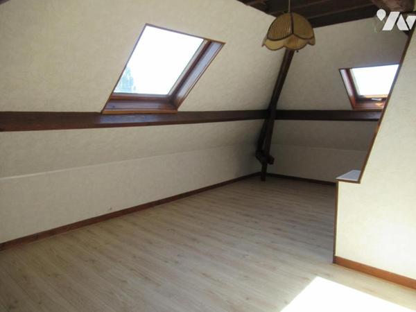 Maison T5 de 121 m² sur sous-sol total