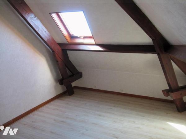 Maison T5 de 121 m² sur sous-sol total