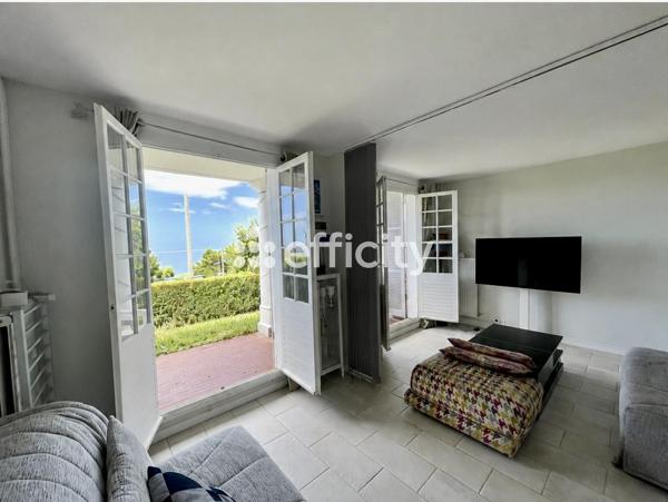 Appartement
         1 pièce
        - 22 m² 149 000 € *