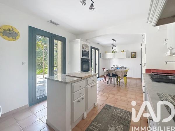 Maison à vendre 7 pièces 187 m² Morières-lès-Avignon