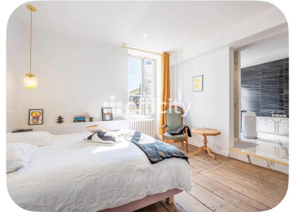 Maison
         6 pièces
        - 230 m² 192 000 € *