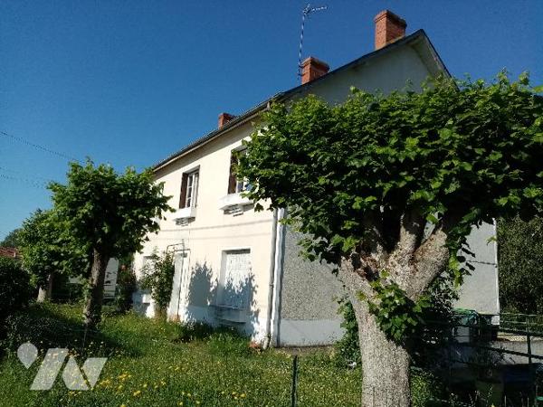MAISON FAMILIALE avec VUE EXCEPTIONNELLE SUR LA LOIRE au CALME à 5 mn de NEVERS
