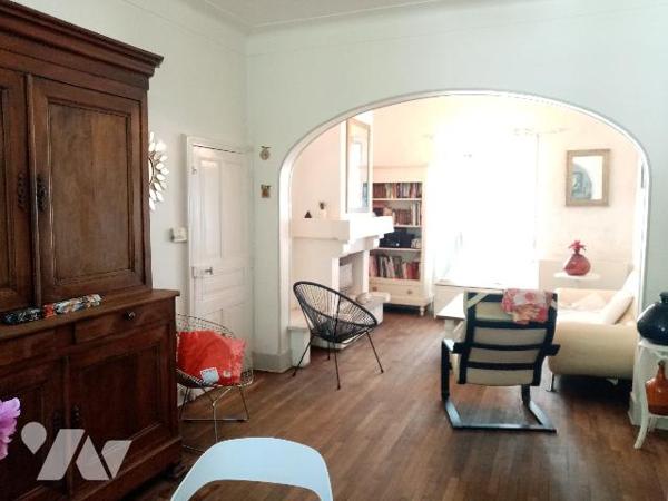 MAISON FAMILIALE avec VUE EXCEPTIONNELLE SUR LA LOIRE au CALME à 5 mn de NEVERS