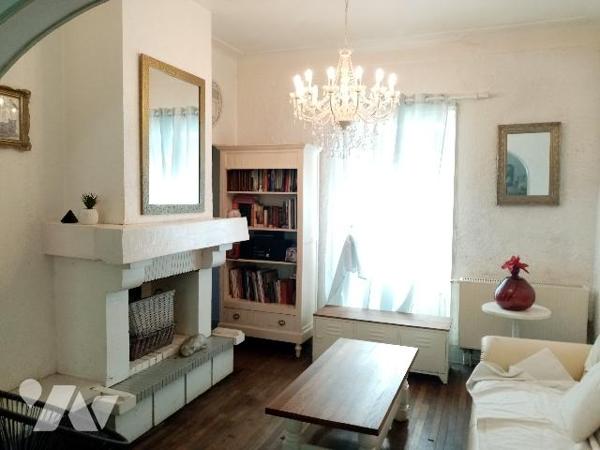MAISON FAMILIALE avec VUE EXCEPTIONNELLE SUR LA LOIRE au CALME à 5 mn de NEVERS