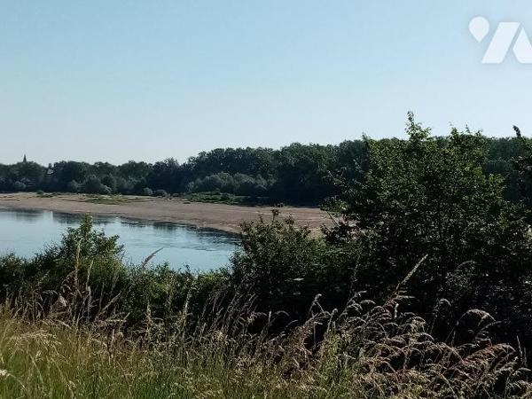 MAISON FAMILIALE avec VUE EXCEPTIONNELLE SUR LA LOIRE au CALME à 5 mn de NEVERS