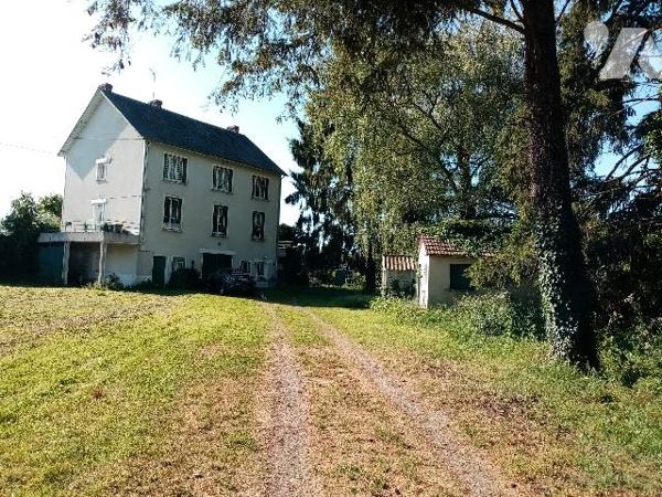 MAISON FAMILIALE avec VUE EXCEPTIONNELLE SUR LA LOIRE au CALME à 5 mn de NEVERS