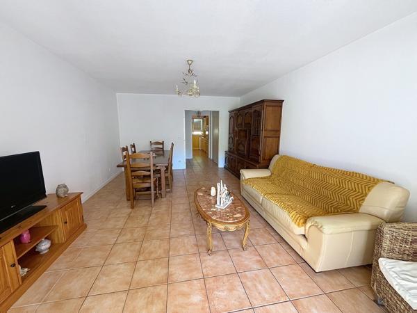 Le THOLONET Appartement 3 pièces, PALETTE, TERRASSE 29 M², GARAGE, VUE DEGAGEE.