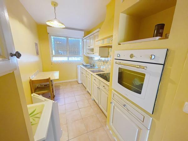 Le THOLONET Appartement 3 pièces, PALETTE, TERRASSE 29 M², GARAGE, VUE DEGAGEE.