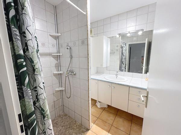 Le THOLONET Appartement 3 pièces, PALETTE, TERRASSE 29 M², GARAGE, VUE DEGAGEE.