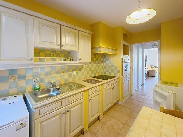 Le THOLONET Appartement 3 pièces, PALETTE, TERRASSE 29 M², GARAGE, VUE DEGAGEE.