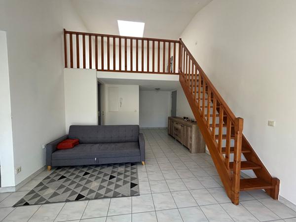 Appartement Marguerittes 2 pièce(s) 66 m2