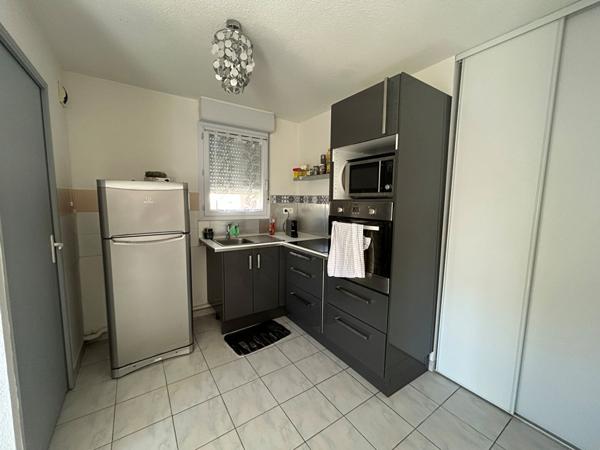 Appartement Marguerittes 2 pièce(s) 66 m2