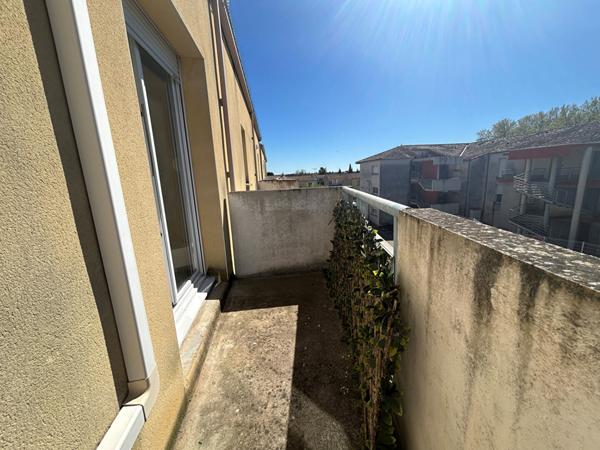 Appartement Marguerittes 2 pièce(s) 66 m2