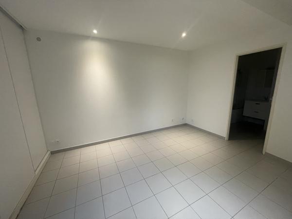 LOCATION 01600 TRVOUX - APPARTEMENT T2 REFAIT A NEUF TREVOUX CENTRE-VILLE ET PROCHES COMMERCES.