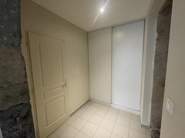 LOCATION 01600 TRVOUX - APPARTEMENT T2 REFAIT A NEUF TREVOUX CENTRE-VILLE ET PROCHES COMMERCES.