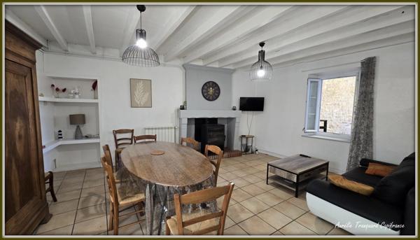 Ensemble immobilier à vendre 14 pièces LES EGLISES D'ARGENTEUIL (17)- maison principale + gîte + dépendances