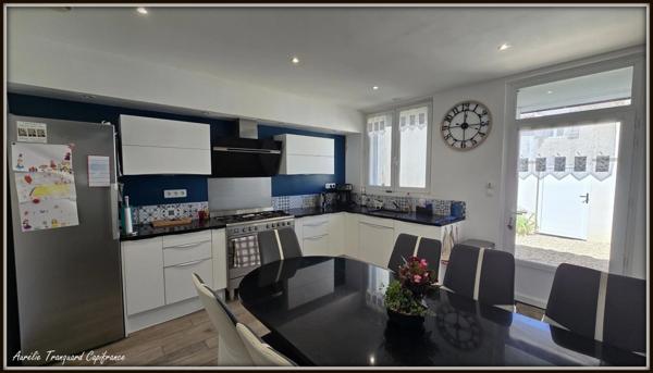 Ensemble immobilier à vendre 14 pièces LES EGLISES D'ARGENTEUIL (17)- maison principale + gîte + dépendances