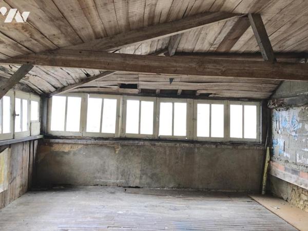 LA FLECHE : MAISON DE VILLE avec cour et garage - VS 1791