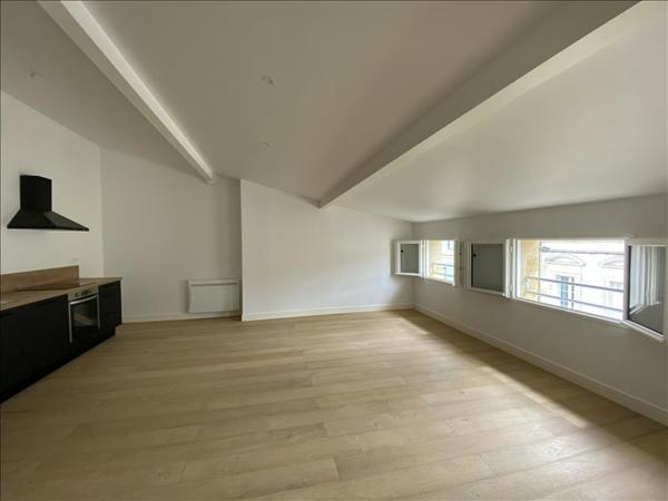 Appartement à louer 681 € CC Libourne 2 p 61 m² DPE D