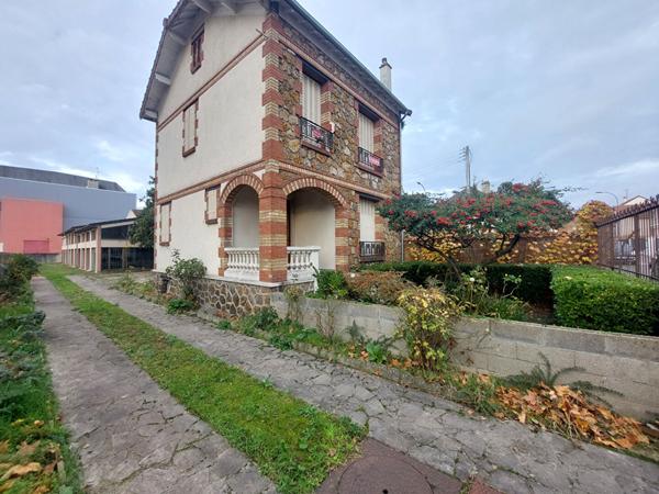 BEZONS Maison 70m2 + Dépendance 300 m2 €978 000 ** - Référence 4439