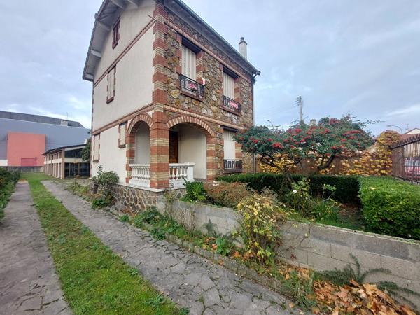 BEZONS Maison 70m2 + Dépendance 300 m2 €978 000 ** - Référence 4439