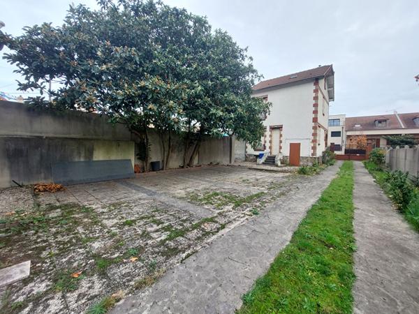 BEZONS Maison 70m2 + Dépendance 300 m2 €978 000 ** - Référence 4439