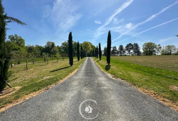 Prigonrieux (24130) DEMEURE BOURGEOISE BERGERAC 387M2 - 4 SUITES - PISCINE - DEPENDANCES - GARAGES - 18 HA