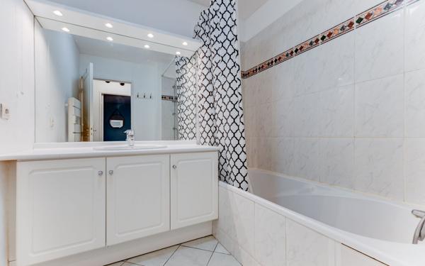 Appartement à vendre    2 pièces • 47,04 m2 Nice