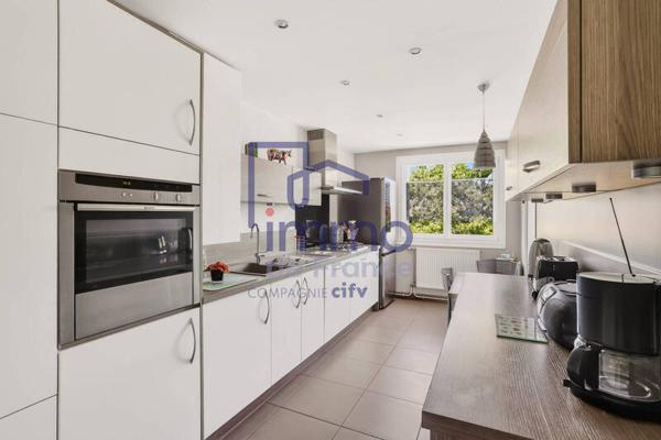 Appartement 4 pièces                                        - 69008 Lyon 8e  Arrondissement Réf : 21718