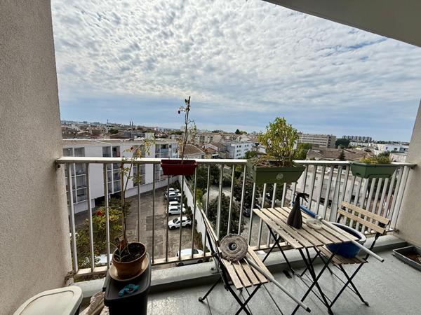 33000 BORDEAUX A VENDRE APPARTEMENT T2 DE 50 m²  AVEB BALCON