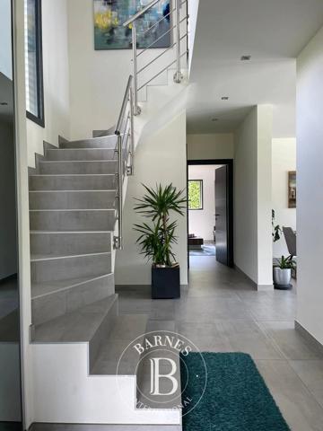 Chens-sur-Léman, Maison 4 Chambres -  212 m² à vendre