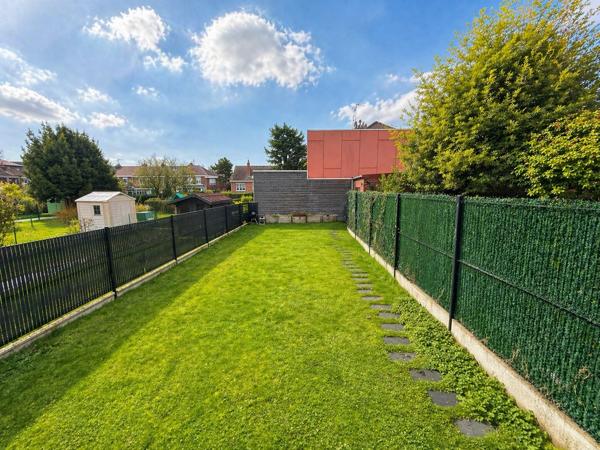 À proximité de la citadelle - Maison 4 pièces avec garage