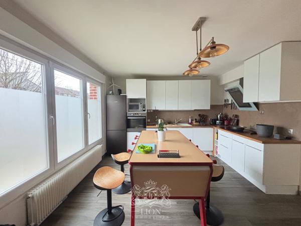 À proximité de la citadelle - Maison 4 pièces avec garage