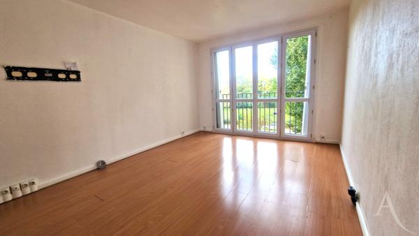 Beau F3 à Mantes La Jolie avec 2 chambres cave et parking