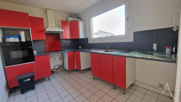 Beau F3 à Mantes La Jolie avec 2 chambres cave et parking