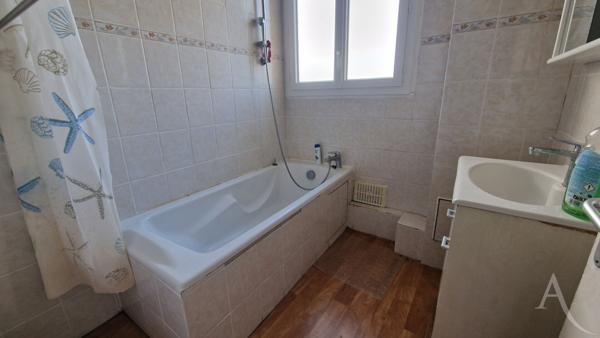 Beau F3 à Mantes La Jolie avec 2 chambres cave et parking