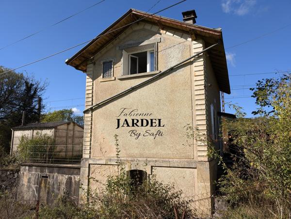 MAISON DE GARDE BARRIERE T3  A RENOVER