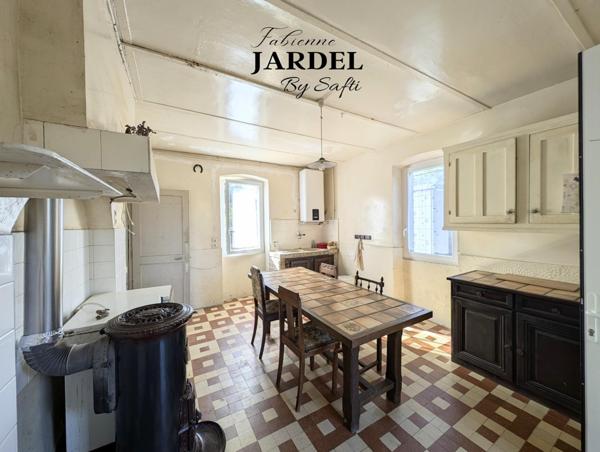 MAISON DE GARDE BARRIERE T3  A RENOVER