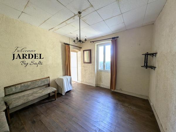 MAISON DE GARDE BARRIERE T3  A RENOVER