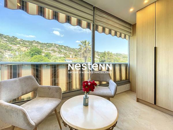 GOLFE JUAN - 2P - 30m2 - GARAGE en Sus - PISCINE - CAVE