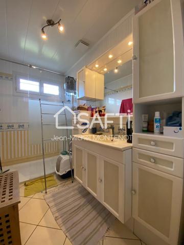 EXCLUSIVITE A MONTAGNY-LES-BEAUNE. Maison 112 m² hab 4 ch. Jardin 746 m².