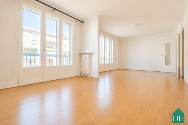 Appartement de type 4 + place de parking + cave - secteur Beauséjour à Saint Herbalin (44800)