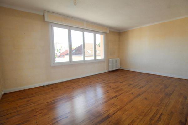 Appartement T3 lumineux avec cave – Montceau