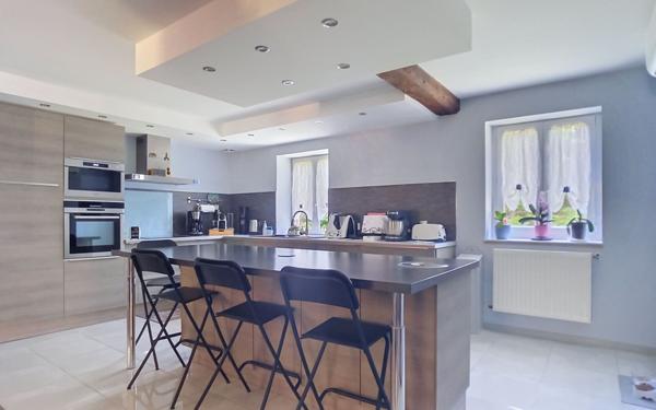 Maison à vendre    5 pièces • 112 m2 Varennes-le-Grand