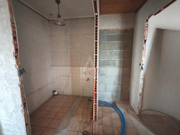 Le Loroux-Bottereau, petite maison à rénover...