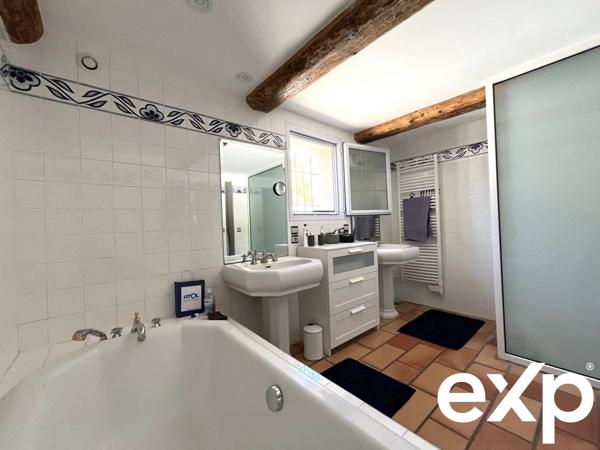 VIAS - HERAULT - 3 CHAMBRES - PISCINE - DEPENDANCES - GARAGE - CALME -